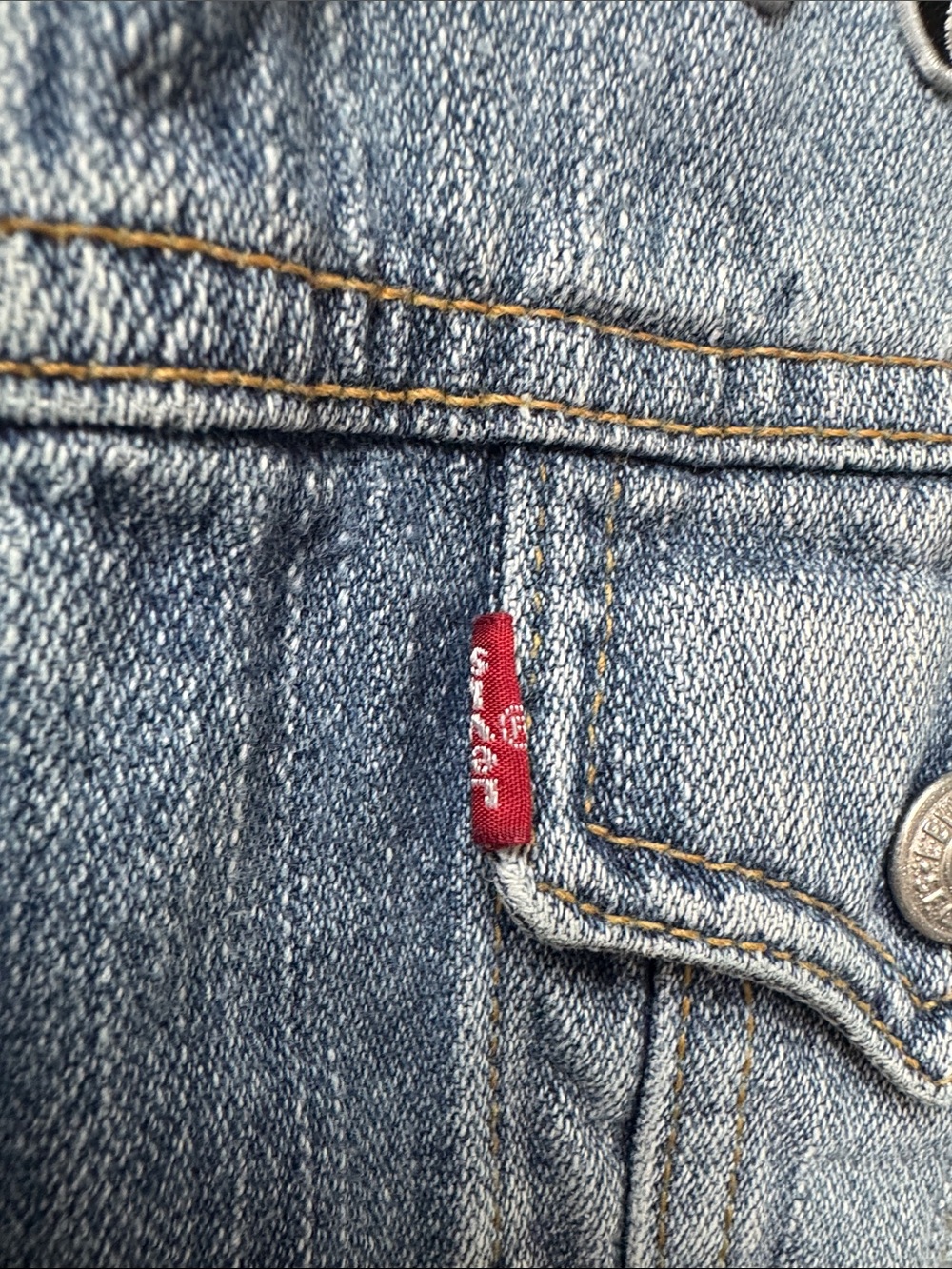 Vintage Levi's Blue Denim Jacket with Bat-Wing Tabby Cat Patch - Picture 7 of 11